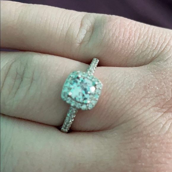 Sparkly silver ring!! - Picture 3 of 3